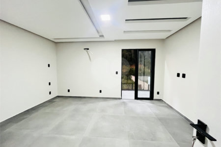 Casa à venda com 3 quartos, sendo 1 suíte, no condomínio Vale dos Sonhos 2, Rio de Janeiro - RJ