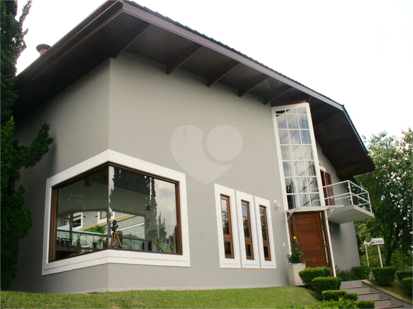 Casa à venda com 5 suítes no condomínio Suíça da Cantareira, Mairiporã - SP