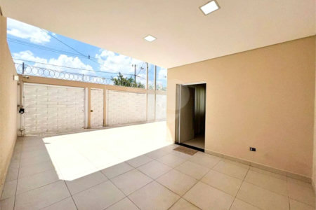 Sobrado à venda com 3 quartos, sendo 1 suíte,  em Residencial Jardim Nathália, Sorocaba, SP
