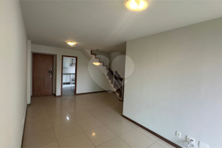 Cobertura à venda com 3 quartos, sendo 1 suíte,  em Tijuca, Rio de Janeiro, RJ