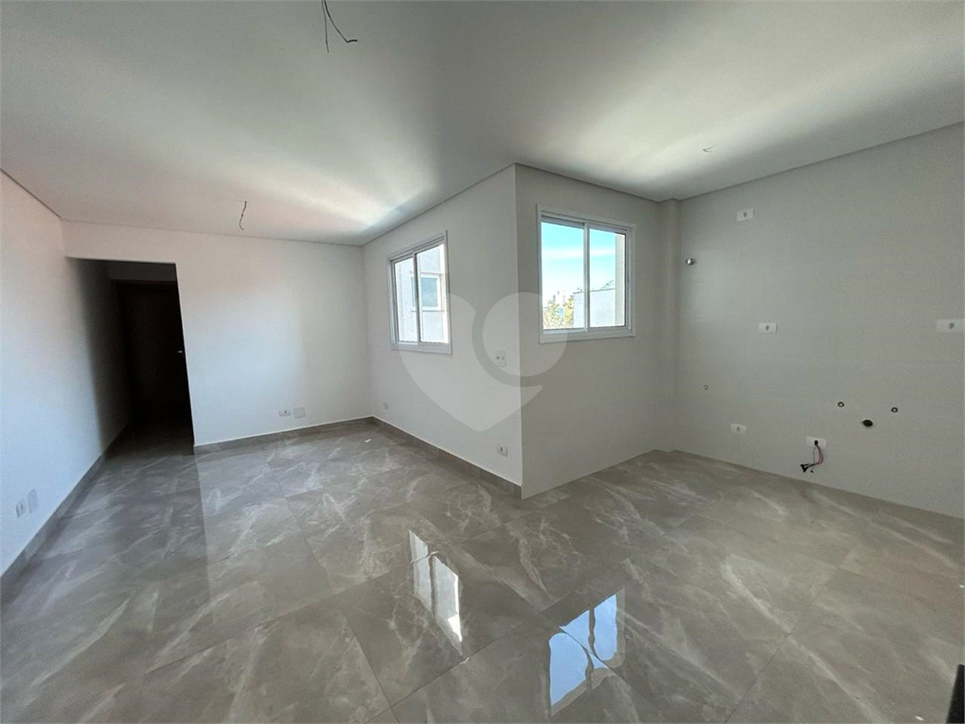 Apartamento à venda com 2 quartos, sendo 1 suíte,  em Vila Guarani, Santo André, SP