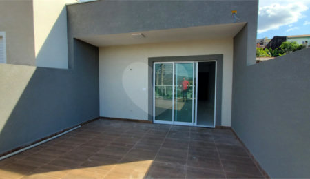 Casa à venda com 2 quartos, sendo 1 suíte,  em Jardim Imperial, Atibaia, SP