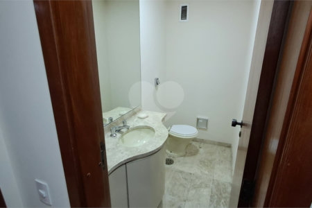 Apartamento para alugar com 4 quartos, sendo 3 suítes, em Santo Amaro, São Paulo, SP