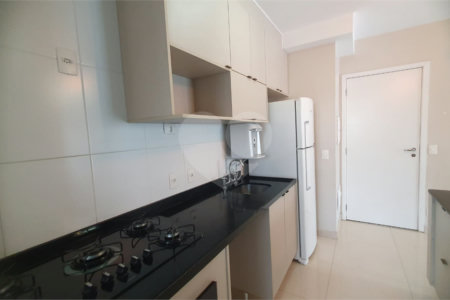 Apartamento à venda com 3 quartos, sendo 1 suíte,  em Pinheiros, São Paulo, SP