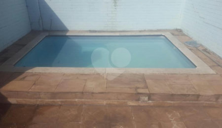 Casa à venda com 3 quartos, sendo 1 suíte, no condomínio Residencial Tremembé, São Paulo - SP