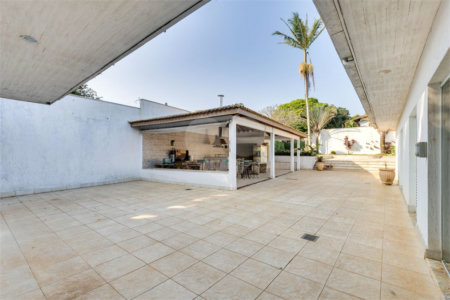 Casa Térrea à venda com 4 quartos, sendo 2 suítes, em Interlagos, São Paulo, SP