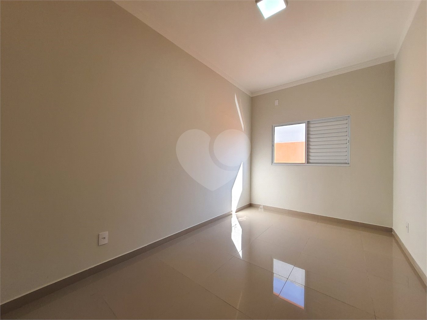 Casa à venda com 3 quartos, sendo 1 suíte,  no condomínio Residencial Reserva das Paineiras, Itapetininga - SP
