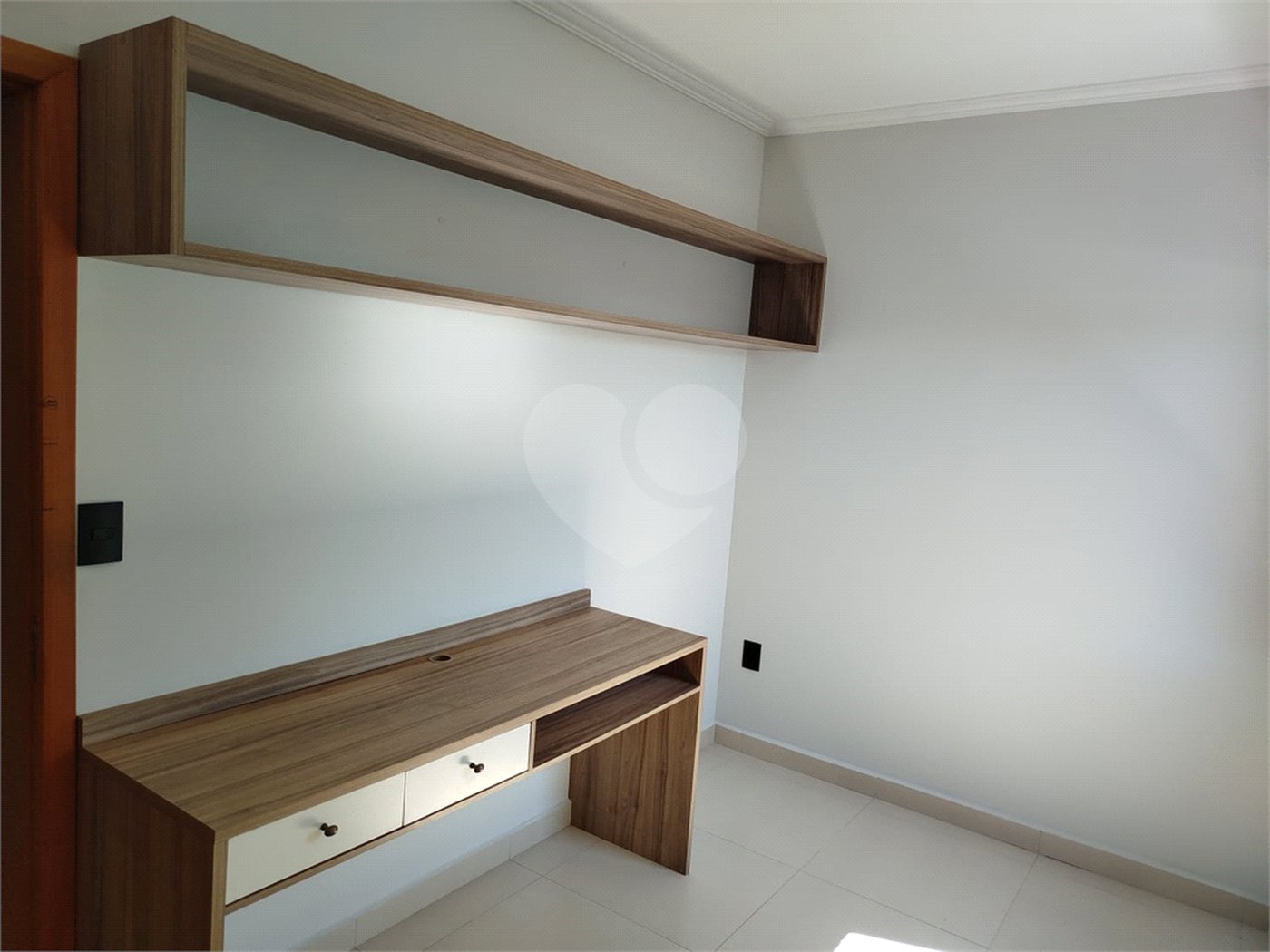 Sobrado à venda ou para alugar com 3 quartos, sendo 1 suíte, em Jardim do Lago, Atibaia, SP