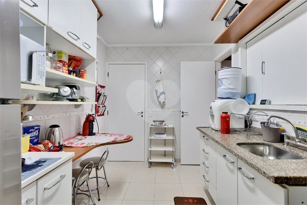 Apartamento à venda com 3 quartos, sendo 1 suíte, em Alto da Boa Vista, São Paulo, SP