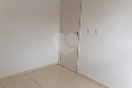 Casa à venda com 2 quartos em Vila Popular, Itapetininga, SP