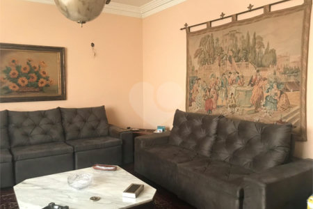 Casa à venda com 4 suítes em Jardim Leonor, São Paulo, SP