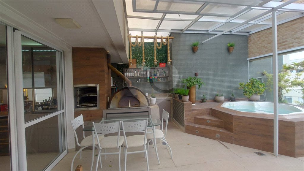 Apartamento à venda ou para alugar com 2 suítes em Itacorubi, Florianópolis, SC
