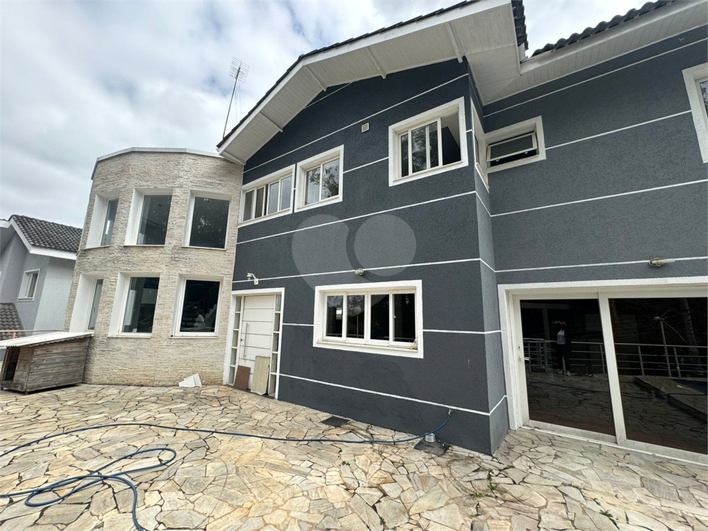 Casa à venda com 6 suítes no condomínio Arujá V, Arujá - SP