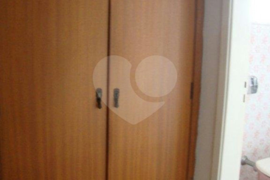 Sobrado à venda com 3 quartos, sendo 1 suíte,  em Parque Peruche, São Paulo, SP