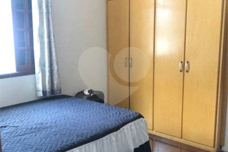 Casa à venda com 4 quartos, sendo 2 suítes,  no condomínio Altos da Serra 1, São José dos Campos - SP