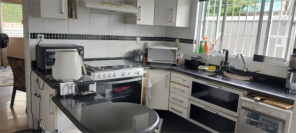 Sobrado à venda com 3 quartos, sendo 1 suíte, em Vila Constança, São Paulo, SP