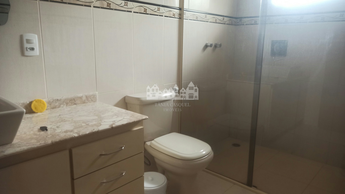 Casa à venda com 3 quartos, sendo 1 suíte, no condomínio Serra da Estrela, Atibaia - SP