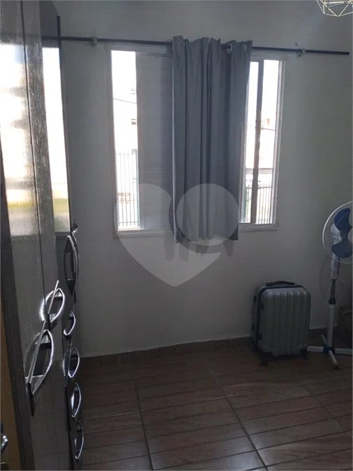 Apartamento à venda com 2 quartos em Jardim Ísis, Cotia, SP