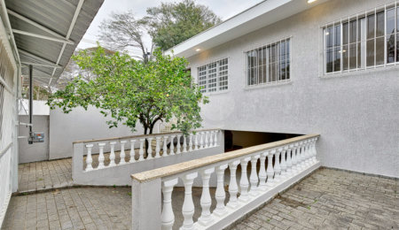 Casa à venda com 3 quartos, sendo 1 suíte, em Alto da Boa Vista, São Paulo, SP