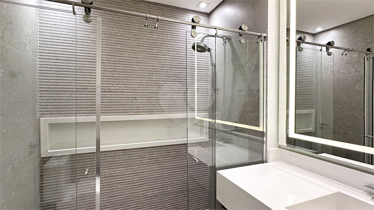 Apartamento à venda ou para alugar com 2 suítes em Cerqueira César, São Paulo, SP