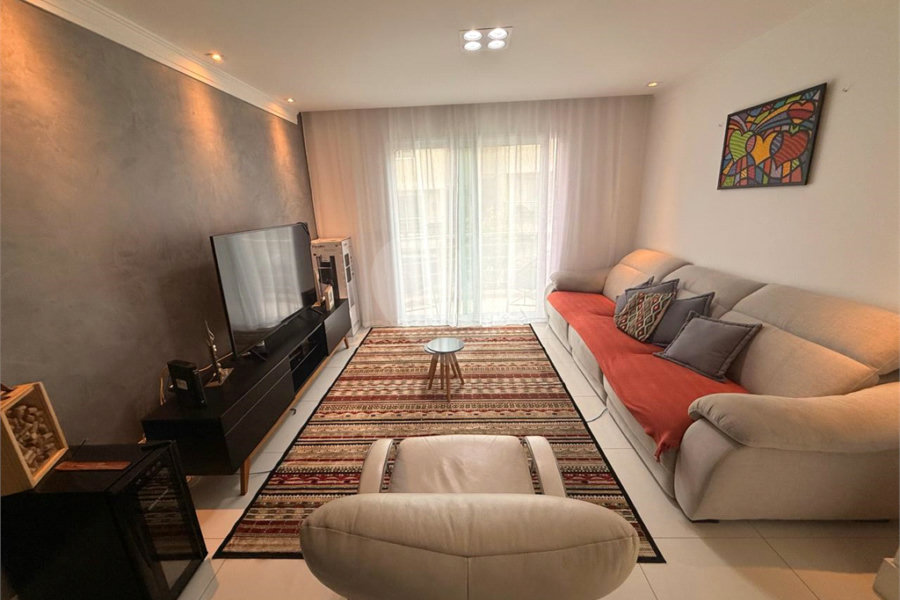Casa à venda com 4 quartos, sendo 2 suítes, no condomínio Florada da Serra, São Paulo - SP
