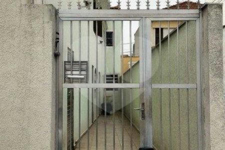 Sobrado à venda com 6 quartos em Chora Menino, São Paulo, SP