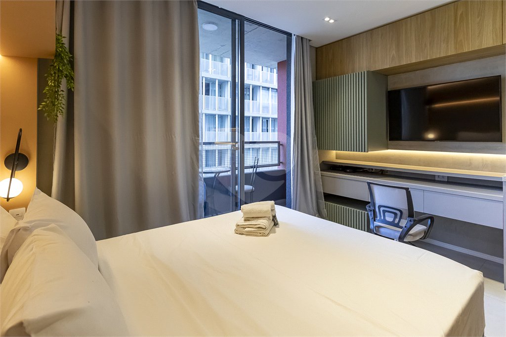 Apartamento com 24m² próximo a avenida Paulista e Metrô Consolação.