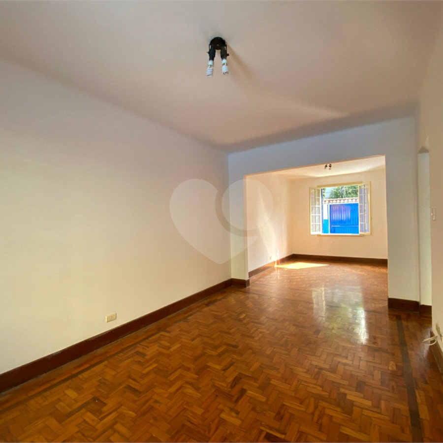 Casa à venda com 2 quartos, sendo 1 suíte, em Aclimação, São Paulo, SP
