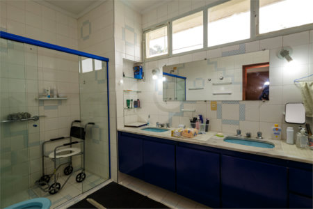 Casa de Vila para alugar com 4 quartos, sendo 1 suíte, em Granja Julieta, São Paulo, SP