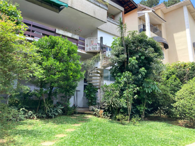 Casa à venda com 5 quartos, sendo 2 suítes,  em Jardim Marajoara, São Paulo, SP