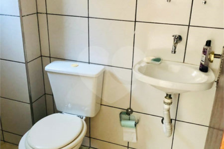 Sobrado à venda com 5 suítes em Vila Cordeiro, São Paulo, SP