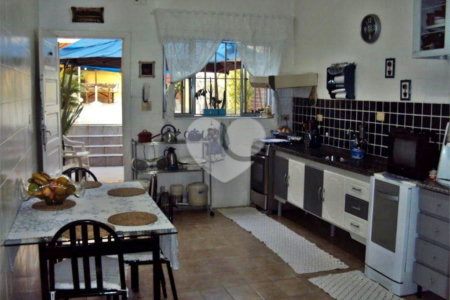 Casa à venda com 4 quartos em Campo Belo, São Paulo, SP