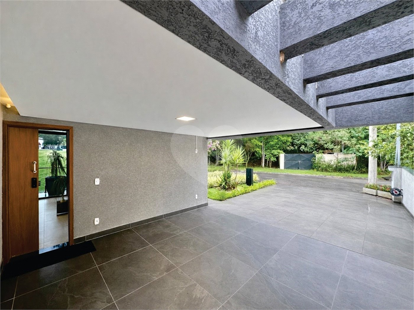 Casa à venda com 3 suítes no condomínio Reserva Santa Maria, Jandira - SP