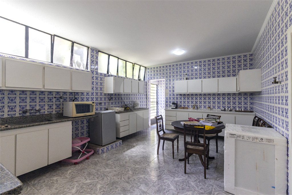 Sobrado à venda com 4 quartos, sendo 2 suítes,  em Vila Morumbi, São Paulo, SP