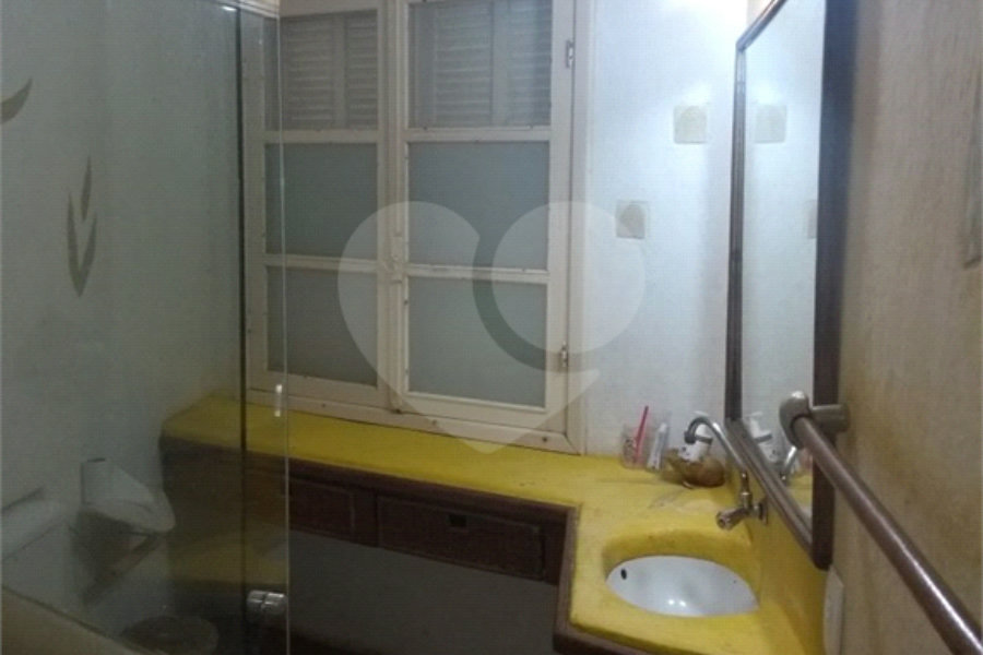 Chácara à venda com 4 quartos, sendo 3 suítes, no Centro, Juquitiba, SP