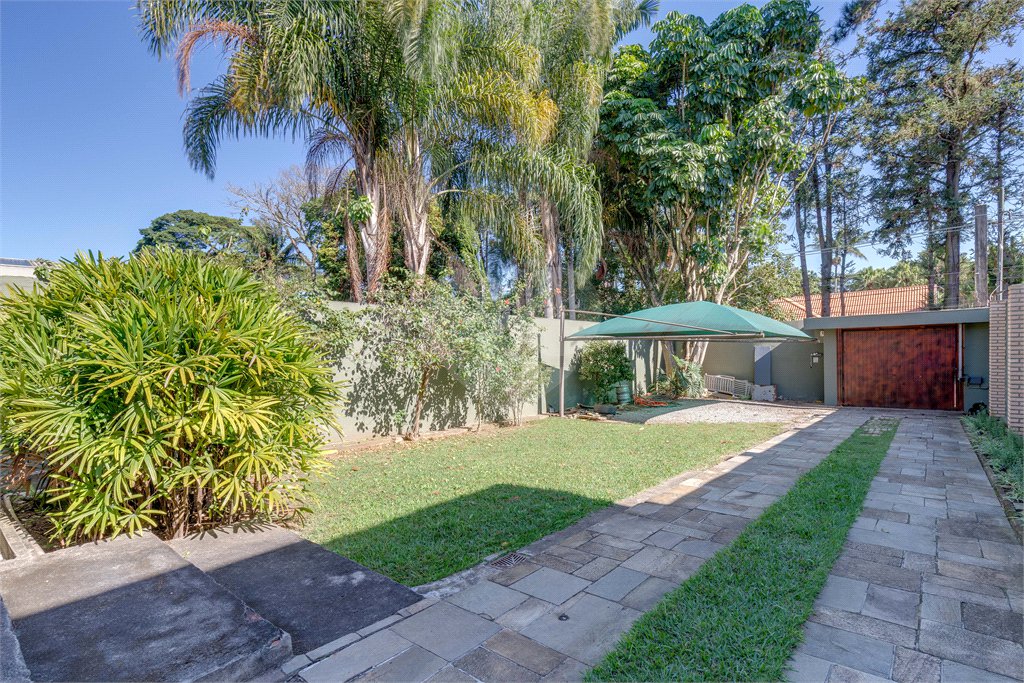 Casa à venda com 4 quartos, sendo 2 suítes,  em Alto da Boa Vista, São Paulo, SP