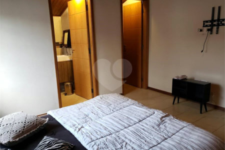 Casa à venda com 5 quartos, sendo 3 suítes, em Jardim da Saúde, São Paulo, SP