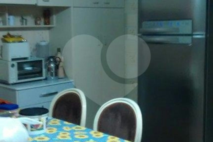 Casa à venda com 3 quartos, sendo 1 suíte, no condomínio Travessa Soldado Oscar Ribeiro Sampaio,8, São Paulo - SP
