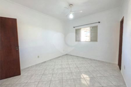 Casa à venda com 3 quartos, sendo 2 suítes, em Jardim Santo Antônio, Valinhos, SP