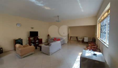 Casa à venda com 4 quartos, sendo 3 suítes,  em Jardim Luzitânia, São Paulo, SP