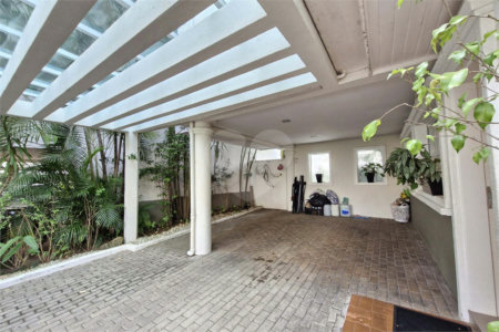 Casa à venda com 4 quartos, sendo 3 suítes,  no condomínio Le Lis Vert Village, São Paulo - SP