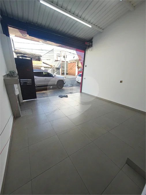 SALÃO COMERCIAL DE 100M² - RECEM REFORMADO