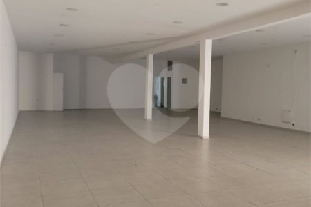 Salão para alugar em Vila Romanópolis, Ferraz de Vasconcelos, SP