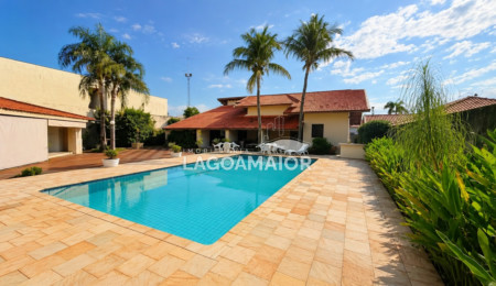 Casa à venda com 6 quartos, sendo 3 suítes,  em Santos Dumont, Três Lagoas, MS