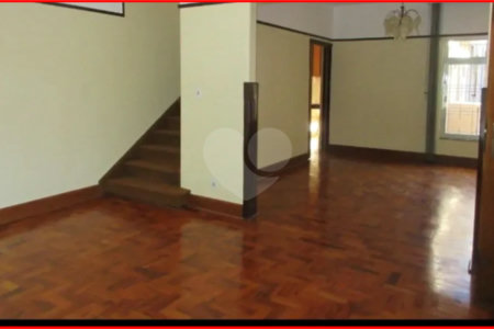 Sobrado à venda com 4 quartos, sendo 1 suíte,  em Alto da Lapa, São Paulo, SP