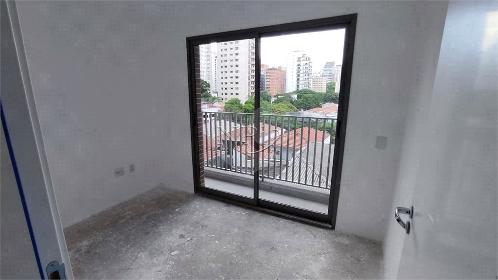 Apartamento à venda com 3 quartos, sendo 2 suítes,  em Moema, São Paulo, SP