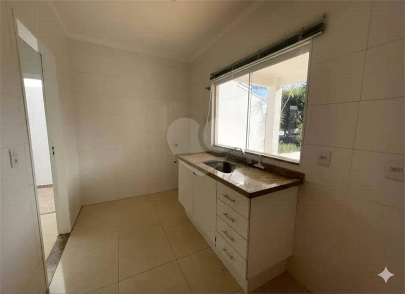 Casa à venda com 2 quartos, sendo 1 suíte, no condomínio Alvorada, Araraquara - SP