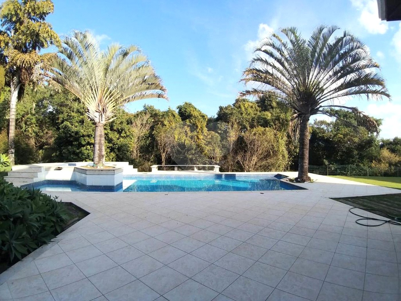 Casa à venda com 3 suítes em Nova Gardênia, Atibaia, SP