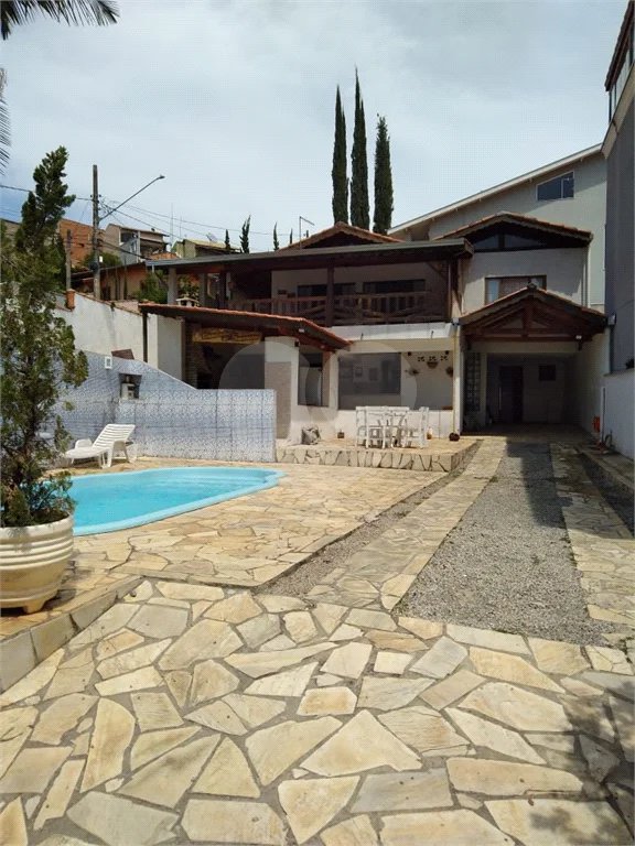 Casa com 3 dormitórios para locação, 222 m² - Vila Borghesi - São Roque/SP