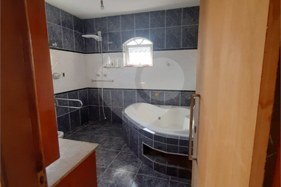 Sobrado à venda com 4 quartos, sendo 2 suítes, em Tremembé, São Paulo, SP